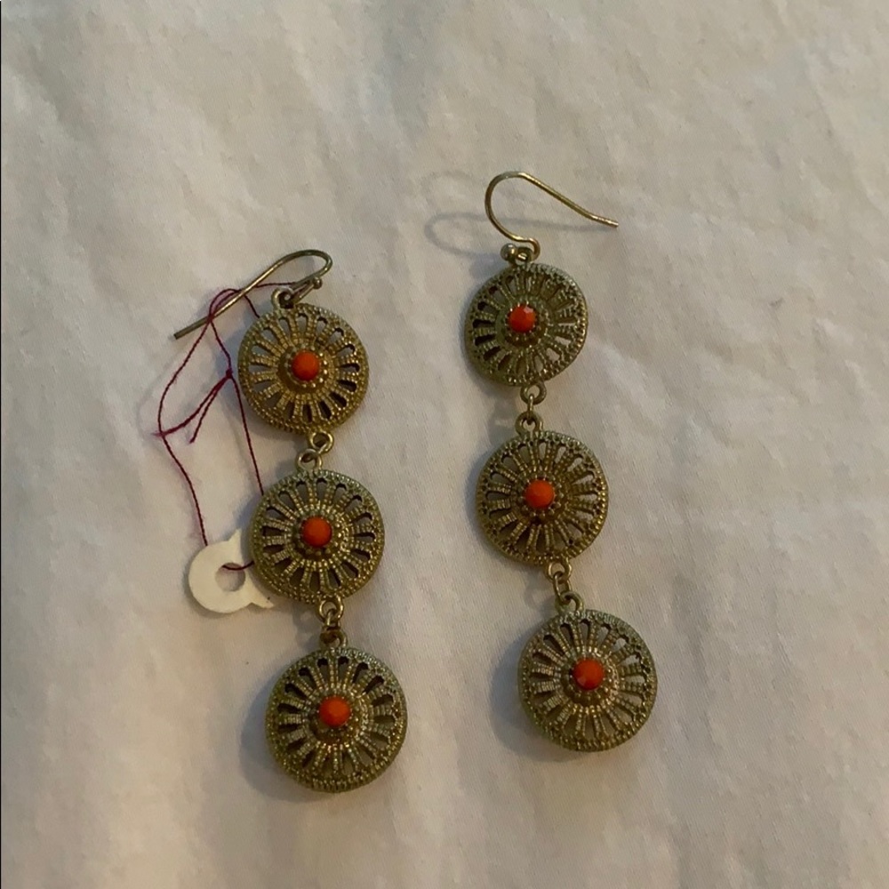 drop earrings